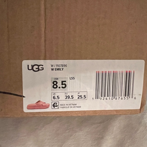 🎉HP🎉NIB Ugg Emily Sandals - Picture 9 of 17